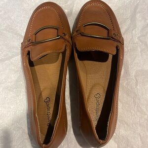 BearTraps brown loafers with gold accent